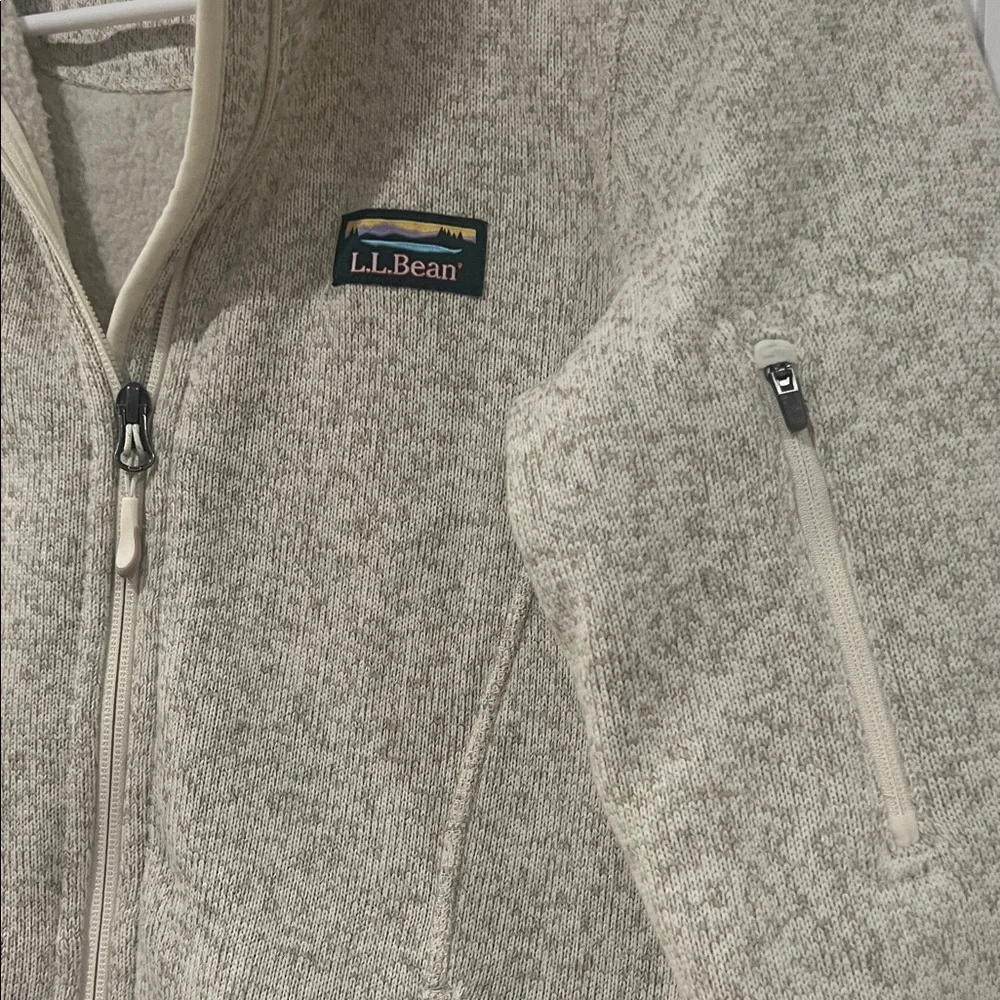 L.L. Bean Women's Beige collared sweatshirt - Picture 4 of 5